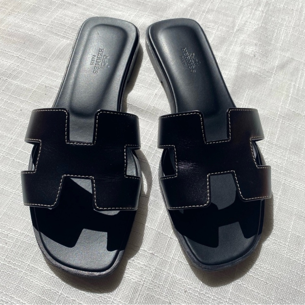 Black Hermes Oran Sandals